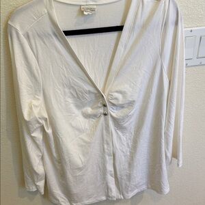 Nomadic Traders White V-Neck Blouse with slit